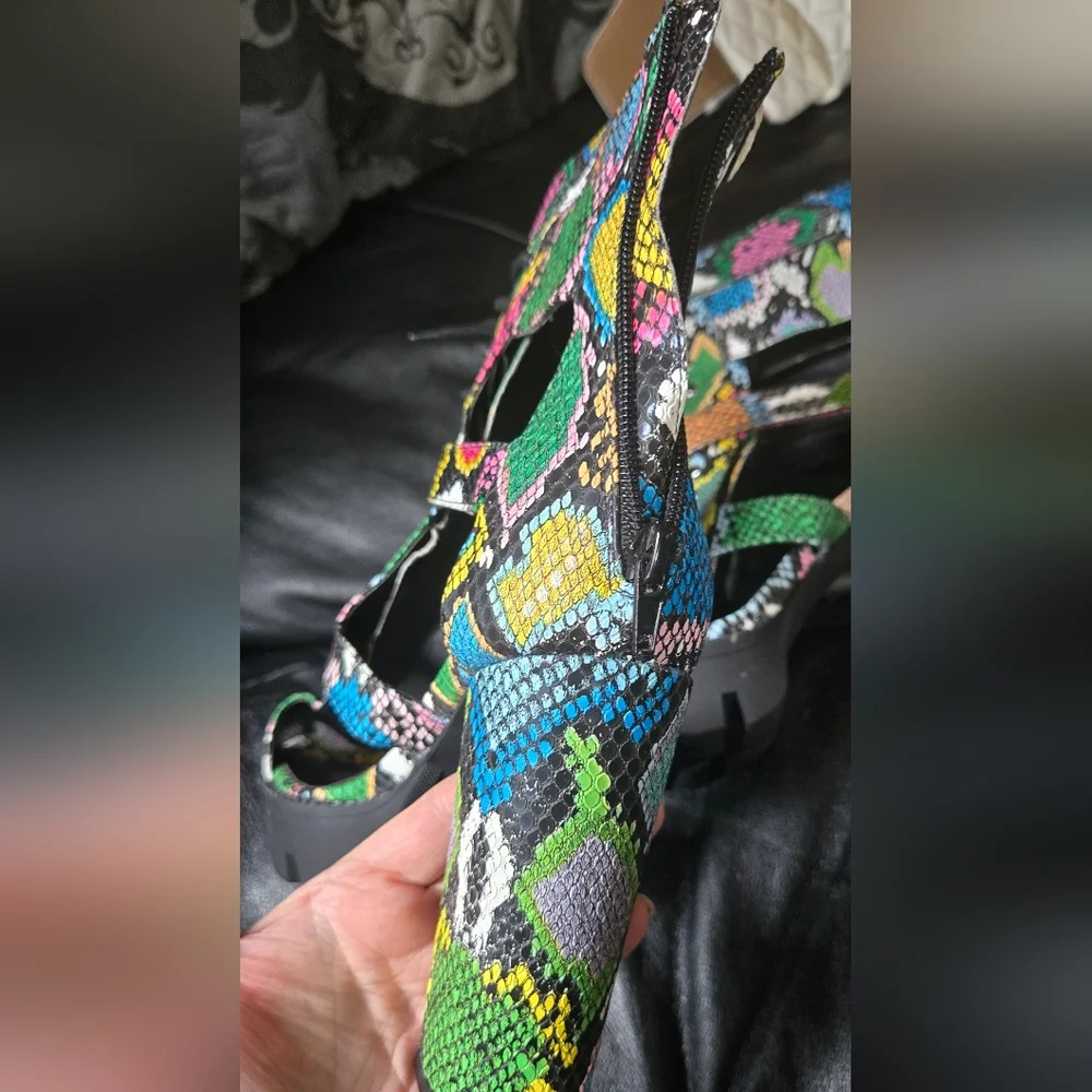 HOST PICK! 🎈🎉 Sseko Colorful Snake Print Women's Platform Heels Sz7.5 NEW - Picture 5 of 9